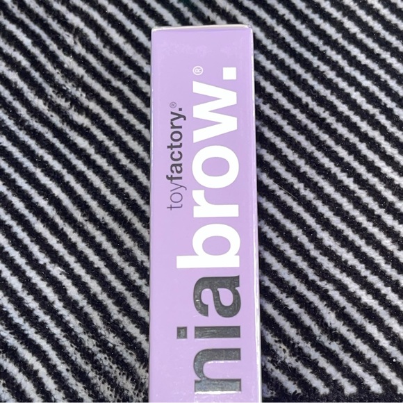 Toy factory brow gel - Picture 2 of 9